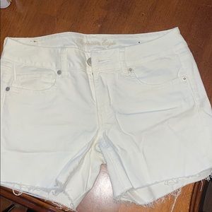 White American Eagle shorts